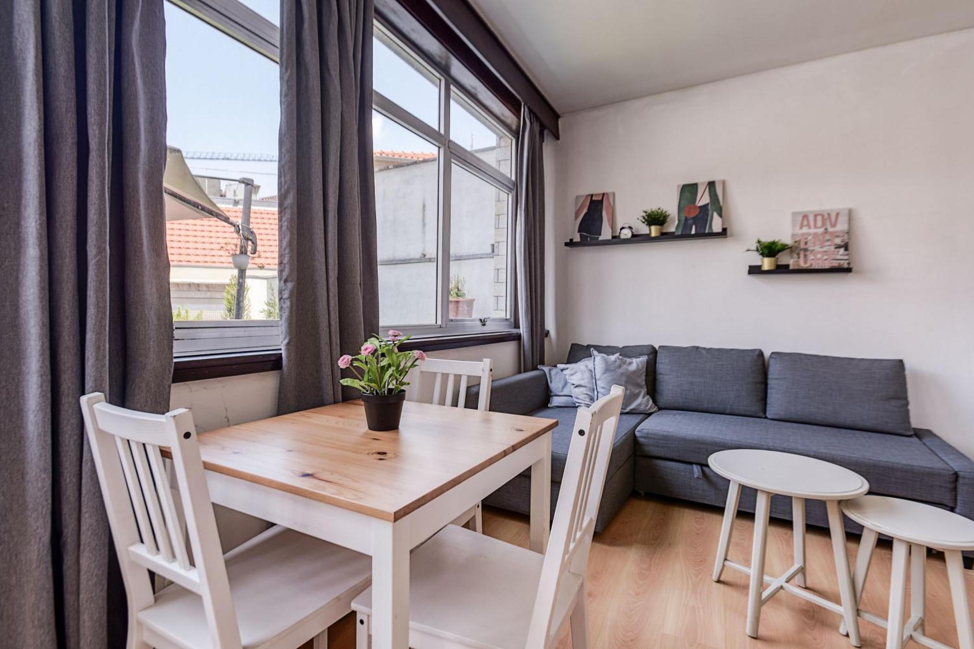 Travel & Live Aliados Apartment Porto Oda fotoğraf